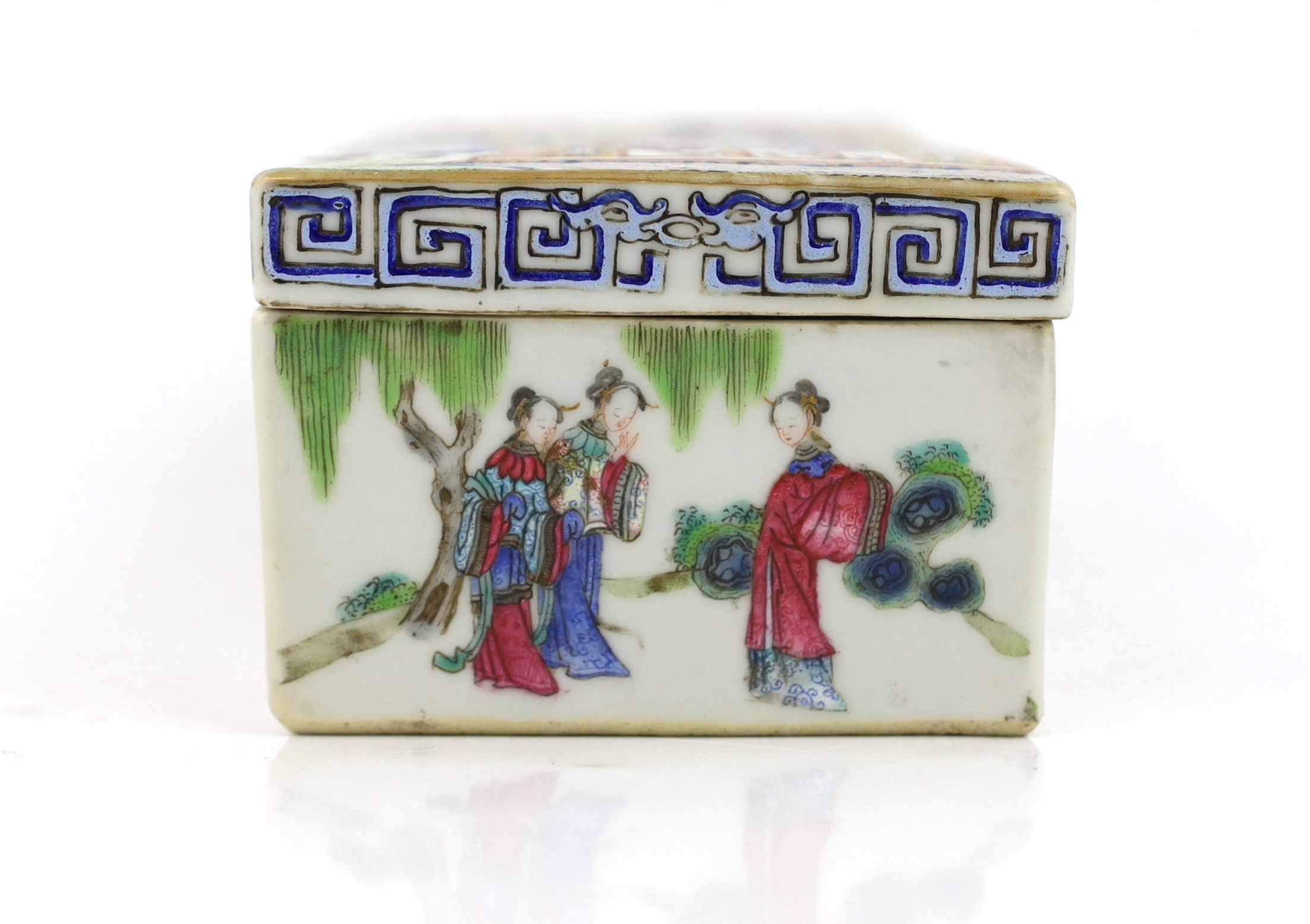 A Chinese famille rose pen box and cover, Daoguang period